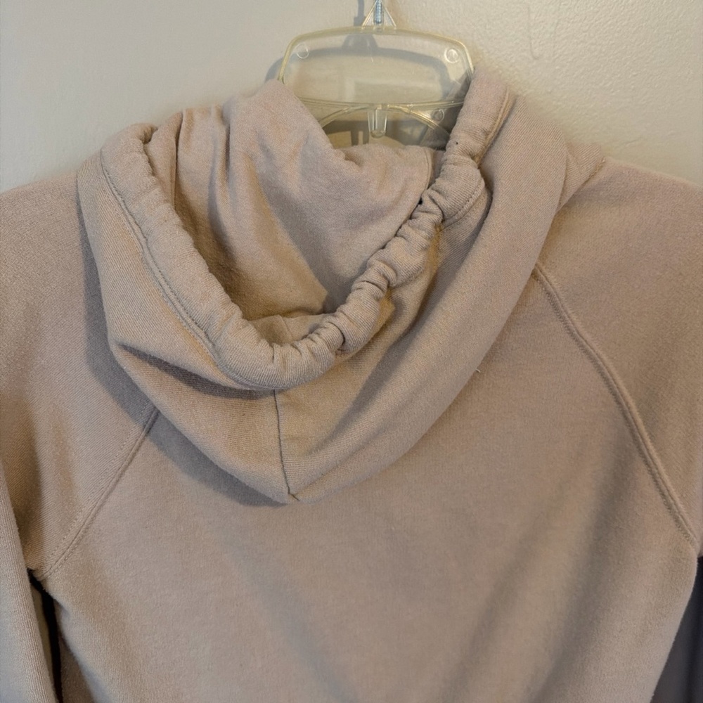 Hollister Women's Beige Cropped Hoodie - Picture 5 of 6